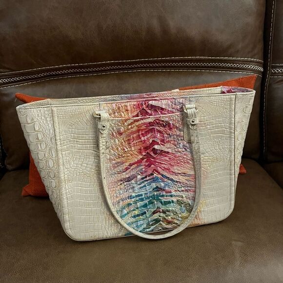 Brahmin Cream and Pink Tote Bag with Stylish Design - Picture 3 of 6